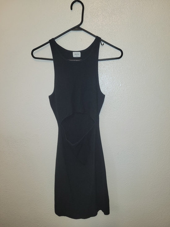 Wilfred Dresses & Skirts - Aritzia Wilfred Free Open Midriff Dress in Black Size Medium